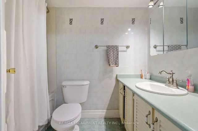 Additional image 13 of 500 GREEN Rd Unit 218