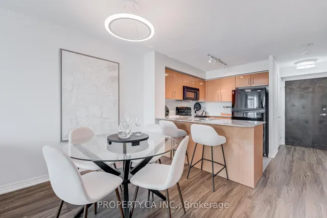 Additional image 9 of 16 Yonge St Unit 807