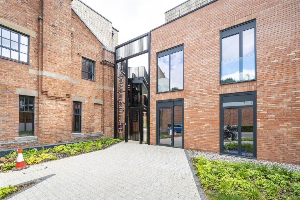 Additional image 17 of Campfield Road, St Albans