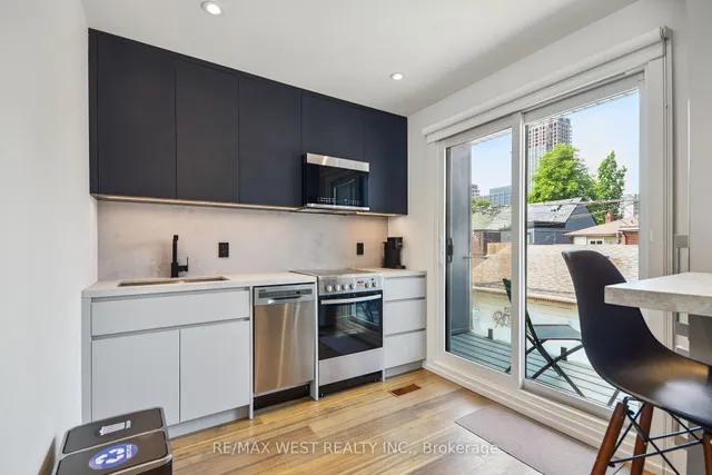 Additional image 13 of 30 Salem Ave