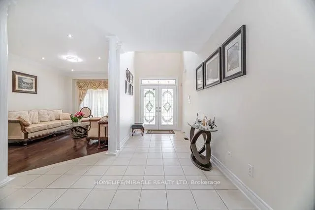 Additional image 6 of 2373 Rideau Dr