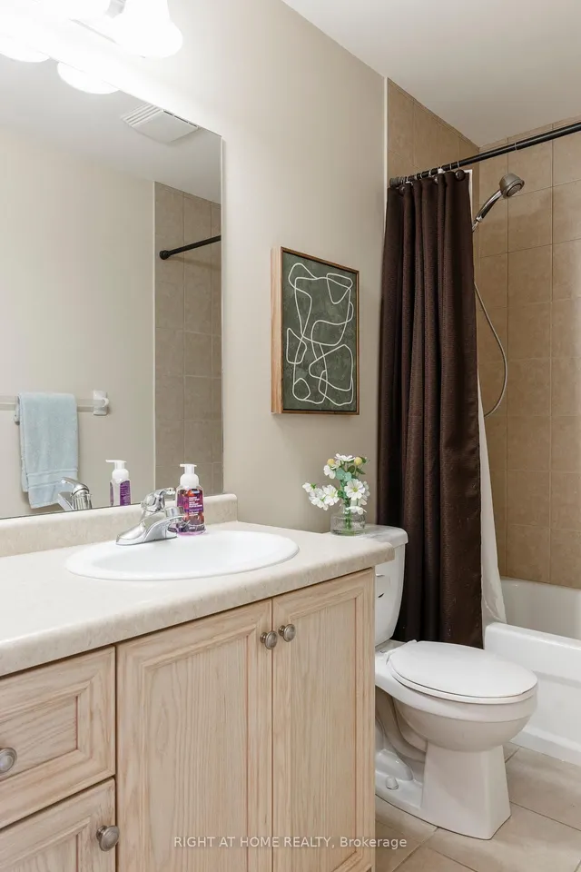 Additional image 43 of 56 Marina Point Cres