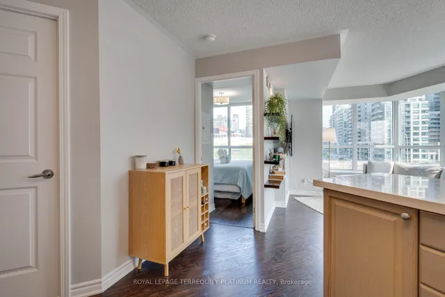 Additional image 19 of 228 Queens Quay Unit 702