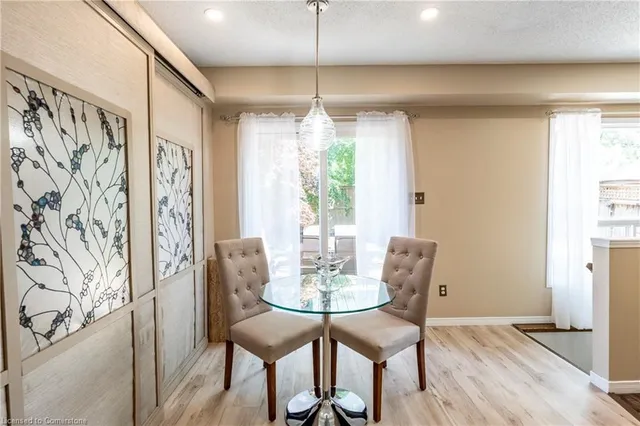 Additional image 16 of 584 Commonwealth Cres