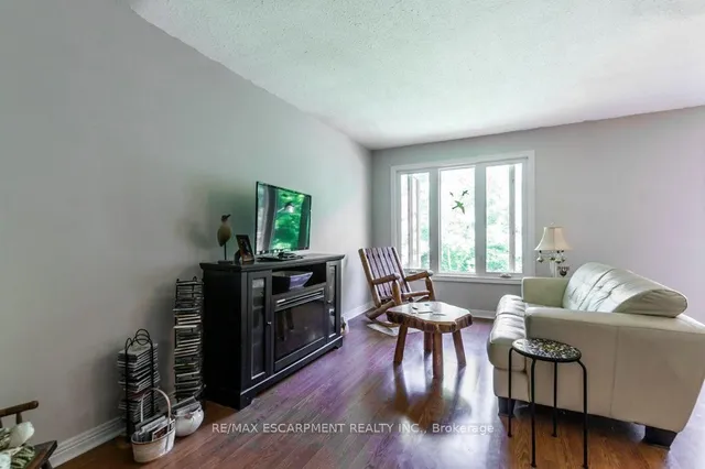 Additional image 7 of 109 Wilson St Unit 14