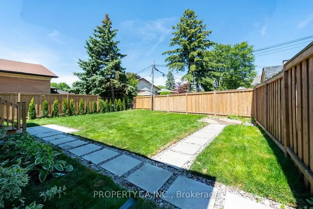 Additional image 40 of 33 Moorecroft Cres