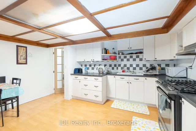 Additional image 27 of 121 Delmar Dr