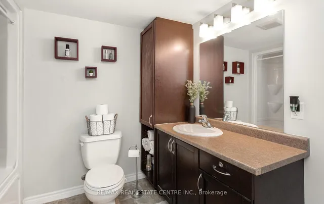 Additional image 34 of 1370 Main St Unit 205