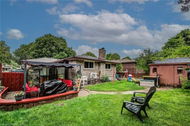 Additional image 38 of 170 Martinglen Cres