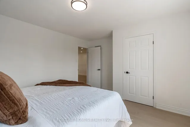 Additional image 23 of 31 Ortona Dr