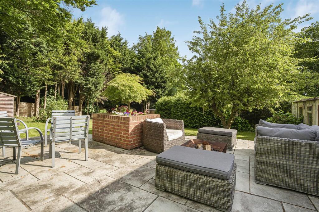 Additional image 30 of Hillside Way, Welwyn