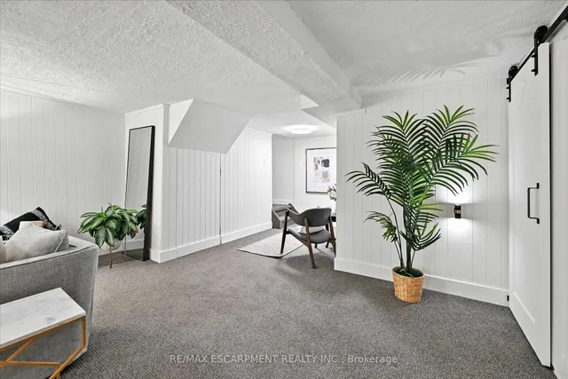 Additional image 38 of 445 Woodview Rd