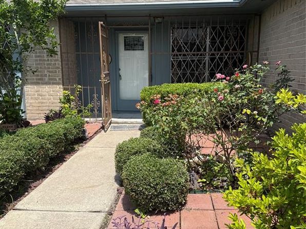 11322 Yorklyn Dr, Houston, TX 77066
