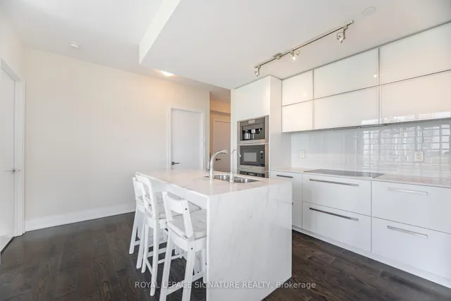 Additional image 10 of 170 Avenue Rd Unit 810