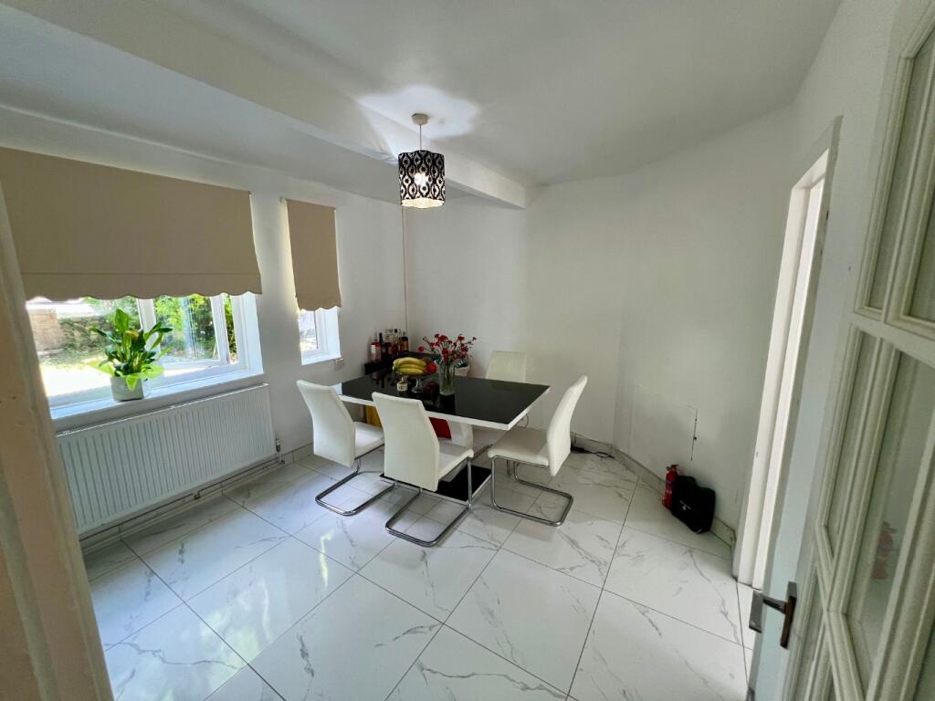 Additional image 4 of Roundfield Avenue, Harpenden, Hertfordshire, AL5