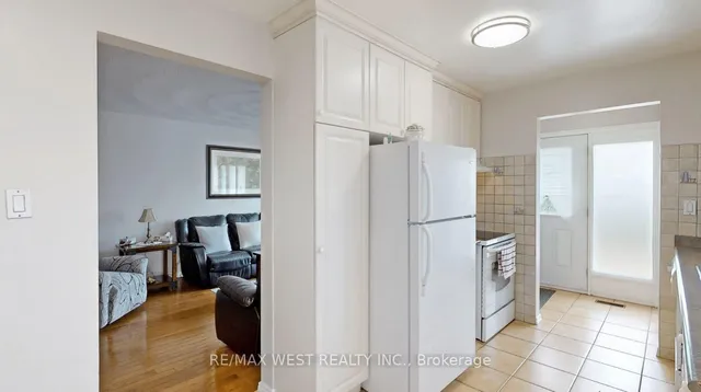 Additional image 8 of 12 Franson Cres