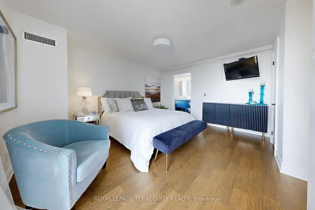 Additional image 16 of 2 Clairtrell Rd Unit Lph1