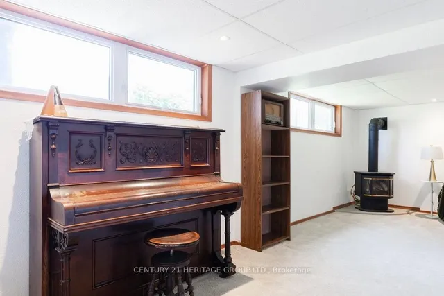 Additional image 32 of 57 Burfield Ave