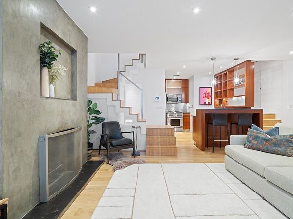126 E 16th St #PH4C, New York, NY 10003