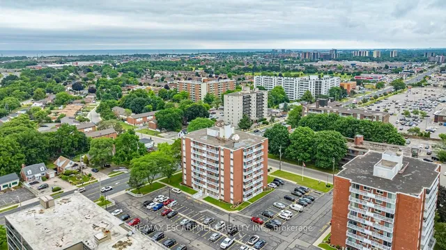 房产图片 35 - 8 Woodman Dr 单元805