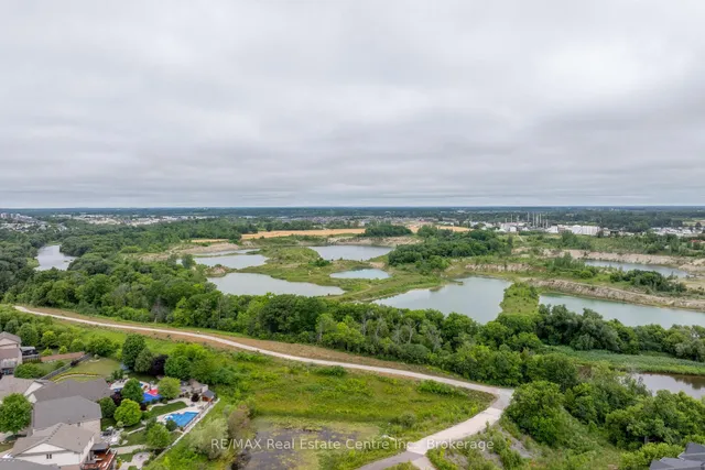 Additional image 38 of 939 Zeller Cres