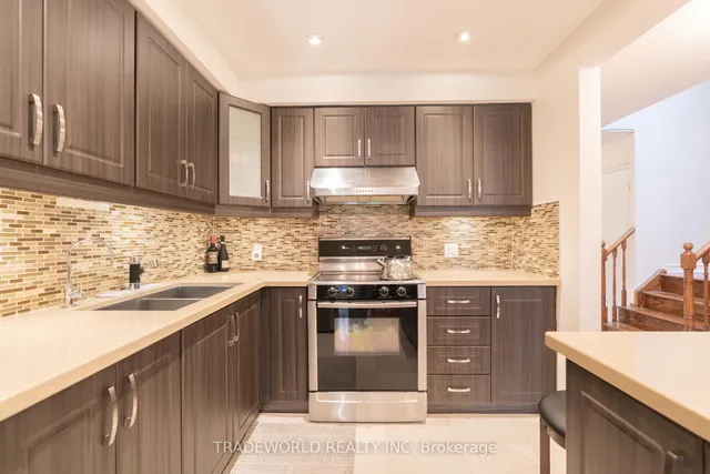 Additional image 11 of 18 Carl Cres