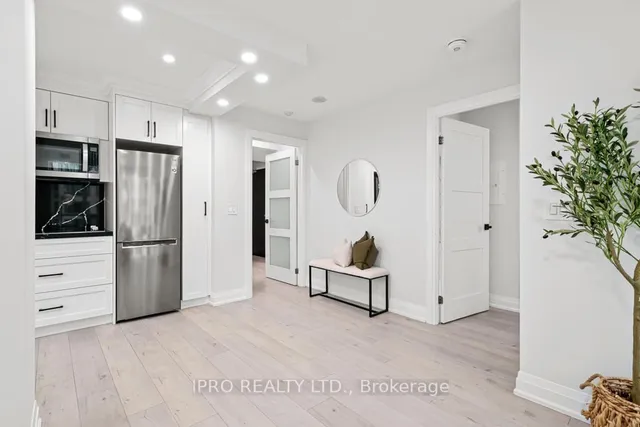 Additional image 23 of 19 Grand Trunk Cres Unit 506