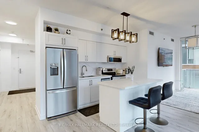 21 Nelson St Unit 818