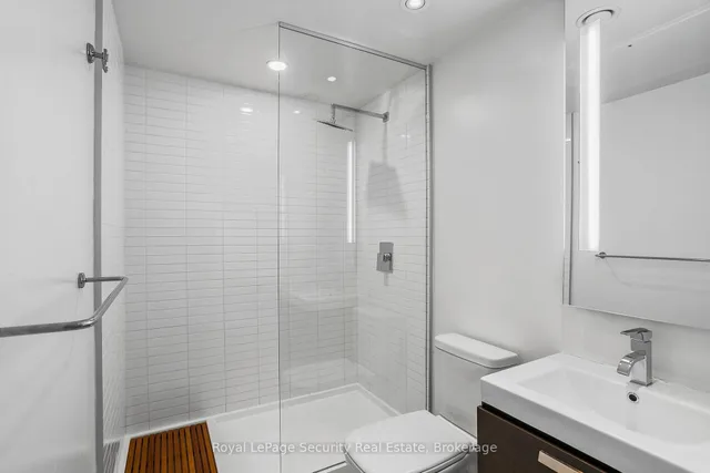 Additional image 7 of 629 King St Unit 320