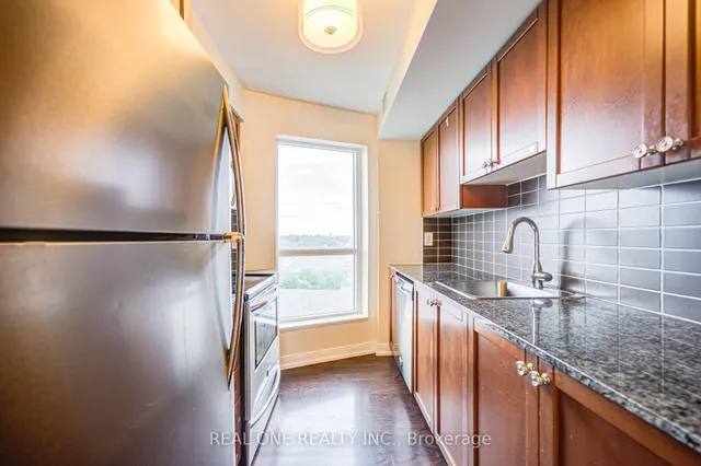 房产图片 26 - 151 Village Green Sq 单元 1008