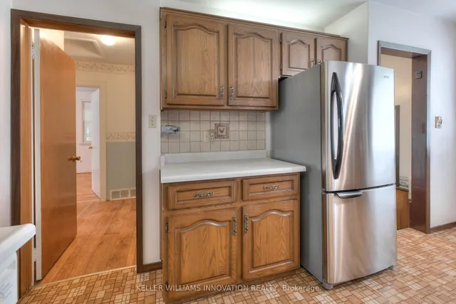 Additional image 17 of 147 Clark Ave