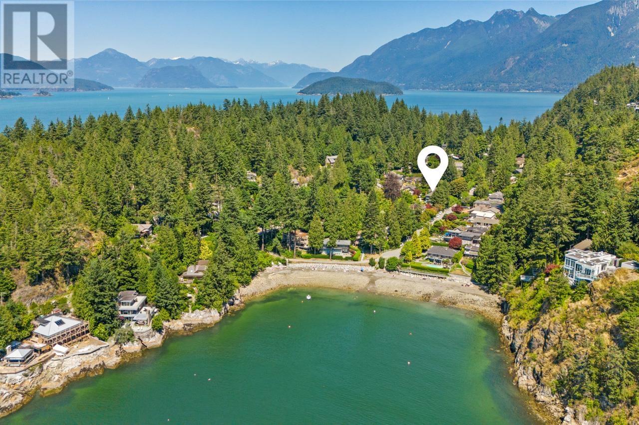 6755 DUFFERIN AVENUE|West Vancouver, British Columbia V7W3B7