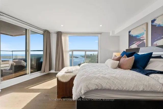 Additional image 35 of 77 Harbour Sq Unit 3208