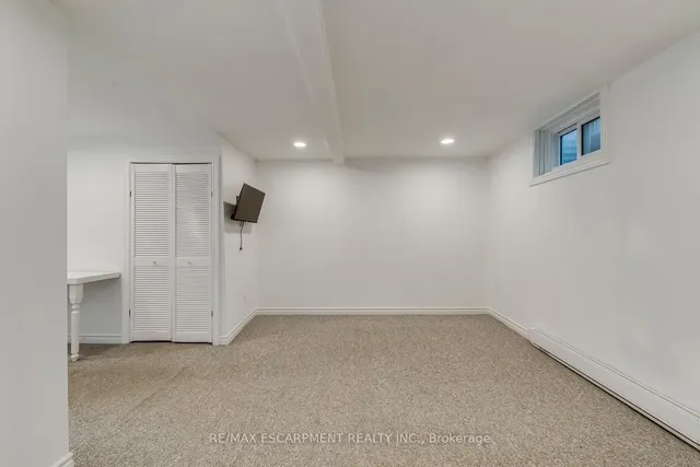 Additional image 6 of 1270 Gainsborough Dr Unit 4