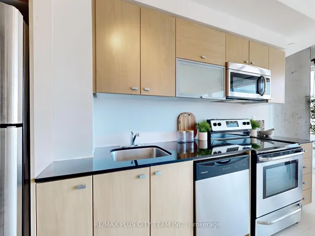 Additional image 14 of 150 East Liberty St Unit 514