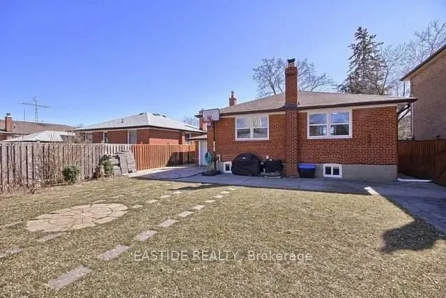 Additional image 15 of 182 Moore Park Ave