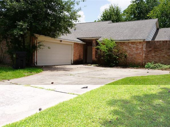 6303 Greenway Forest Ln, Houston, TX 77088