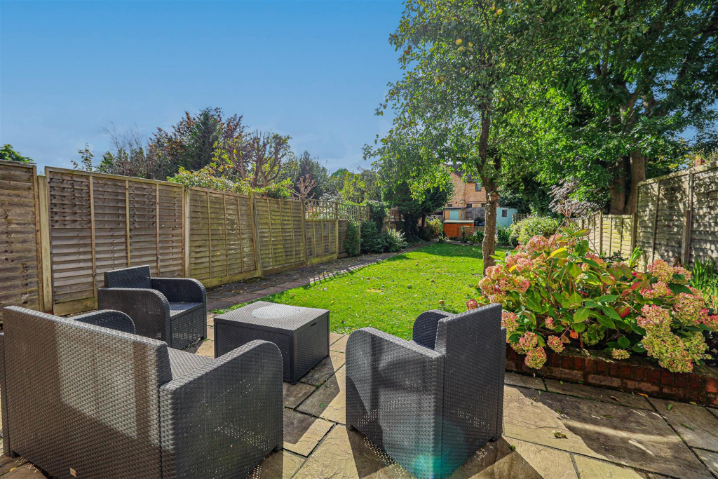 Additional image 42 of Luton Road, Harpenden, AL5