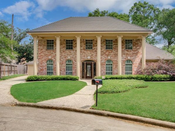 11022 Riverview Dr, Houston, TX 77042