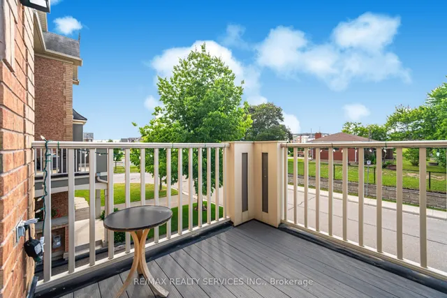 Additional image 37 of 900 Brassard Circ