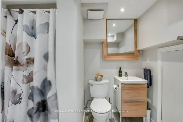 Additional image 30 of 86 Dana Dr