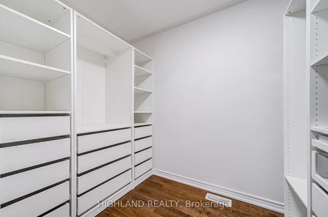 Additional image 41 of 66 GEORGE ROBINSON Dr