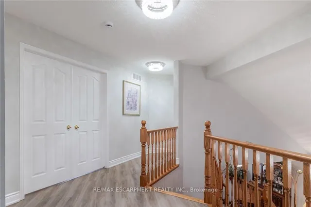 Additional image 23 of 42 Hillgarden Dr