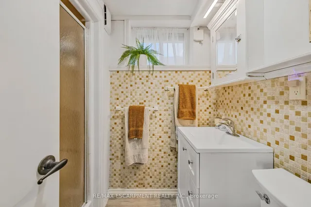 Additional image 20 of 172 Old Ancaster Rd