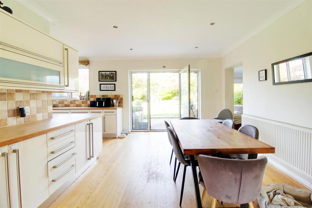 Additional image 13 of Mymms Drive, Brookmans Park