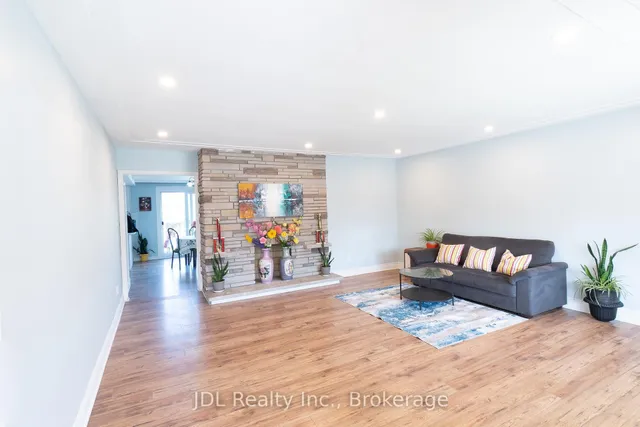 Additional image 3 of 121 Delmar Dr