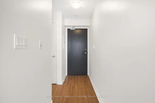 Additional image 21 of 25 Capreol Crt Unit 2102
