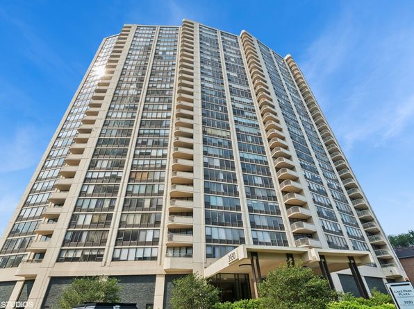 3930 N Pine Grove Ave, Chicago, IL 