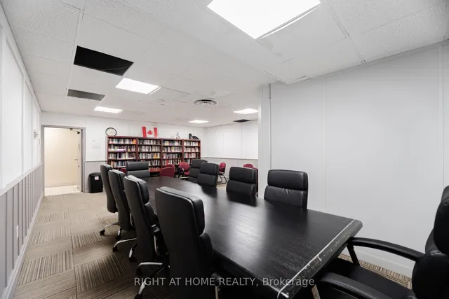 Additional image 31 of 260 Seneca Hill Dr Unit 210