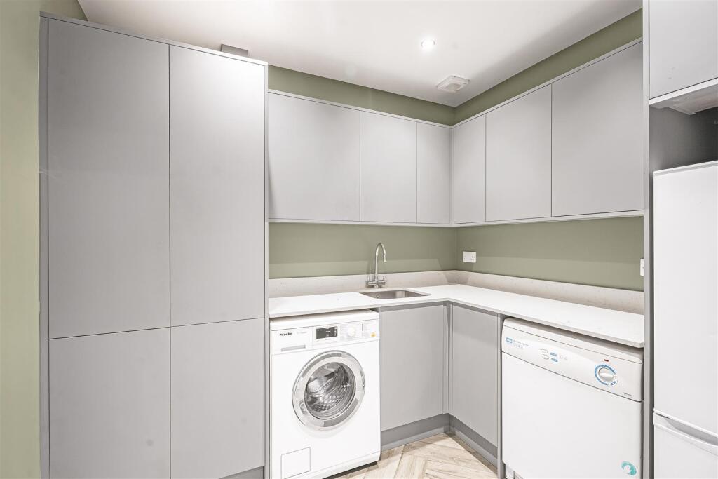 Additional image 14 of Hillside Way, Welwyn